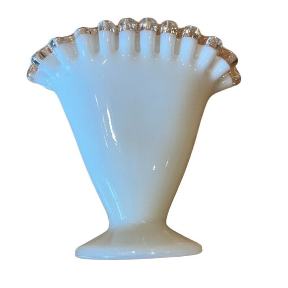 Fenton Milk Glass Fan Vase w/ Clear Ruffle Edge Pink Roses Flowers 4.5" tall VTG - Picture 4 of 4